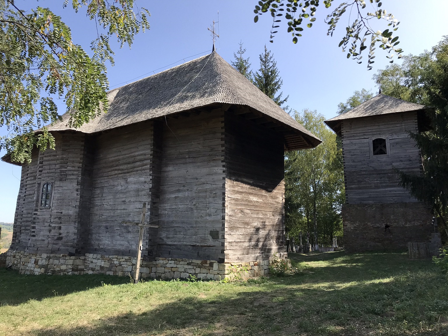 Ansamblul bisericii Adormirea Maicii Domnului, cod LMI VN-II-a-A-06513, comuna Corbița