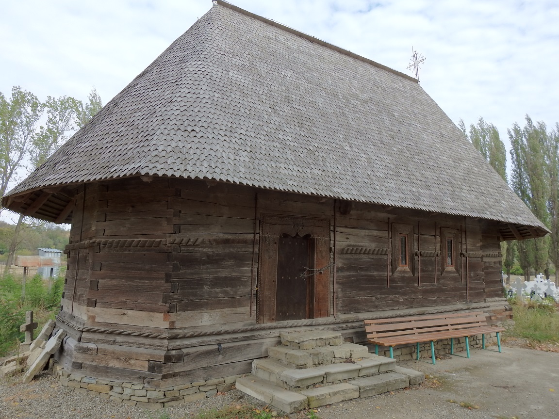 Biserica de lemn Cuvioasa Paraschiva, cod LMI VN-II-m-A-06556, comuna Ruginești