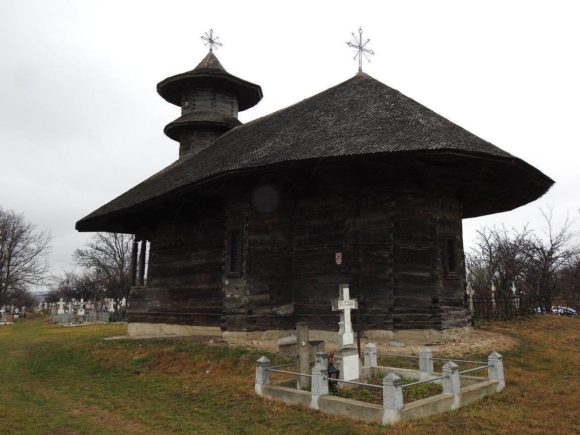 Biserica de lemn Sf. Nicolae, cod LMI VN-II-m-A-06559, comuna Străoane